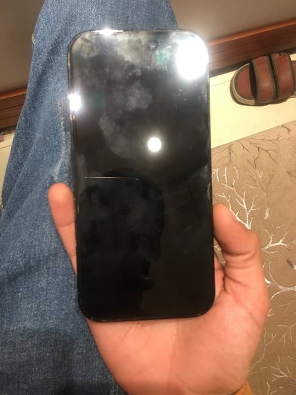 selling iPhone 14 pro 2