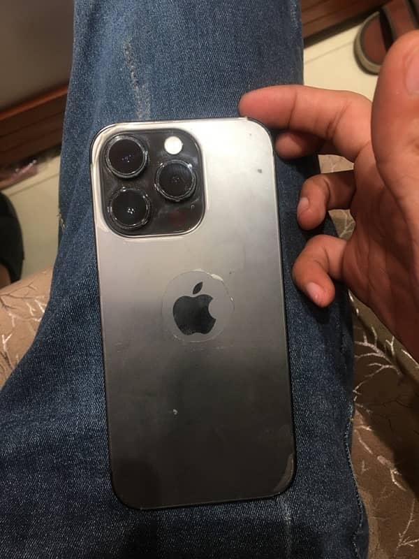 selling iPhone 14 pro 5