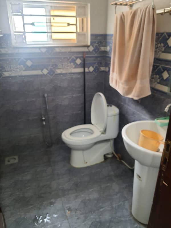 10 MARLA HOUSE AVAILABLE FOR SALE IN WAPDA TOWN PHASE 1 BLOCK J2 11