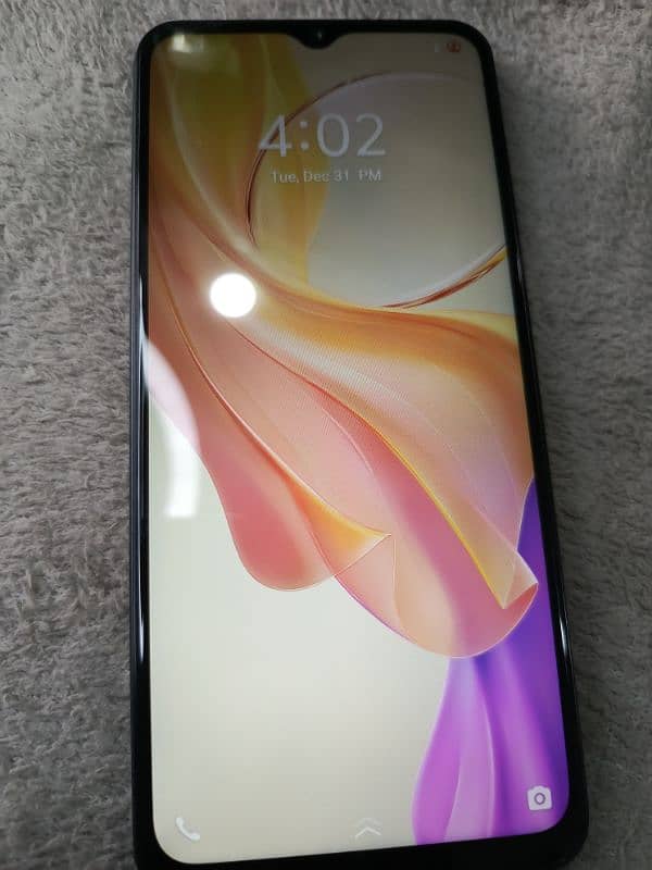 vivo y18. . . 4+4. . 128gb 10/10 condition 3