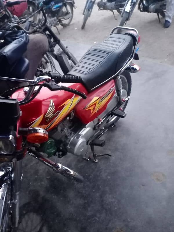 Honda 125 model 2021 registered 2022 like a Brand new 6