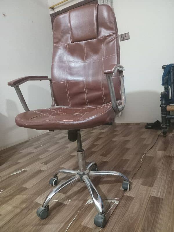 computer / study chair 0