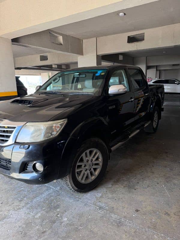 Toyota Hilux 2012 1