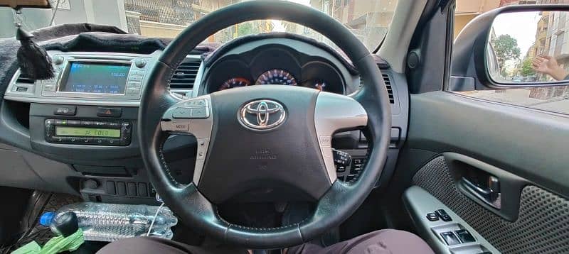 Toyota Hilux 2012 10