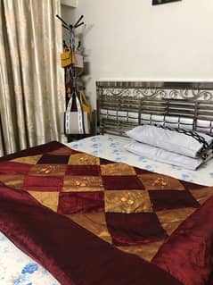 King Bed Iron