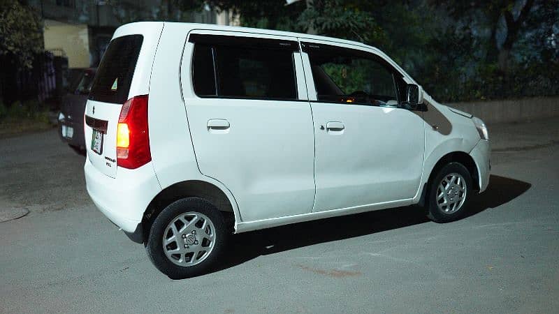 Suzuki Wagon R 2018 13