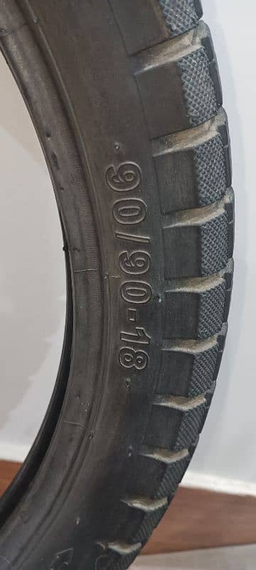 90-90-18 Tyre for Sale 4