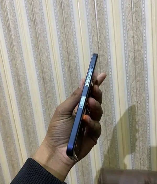 I phone 15 pro max 256 Blue 3