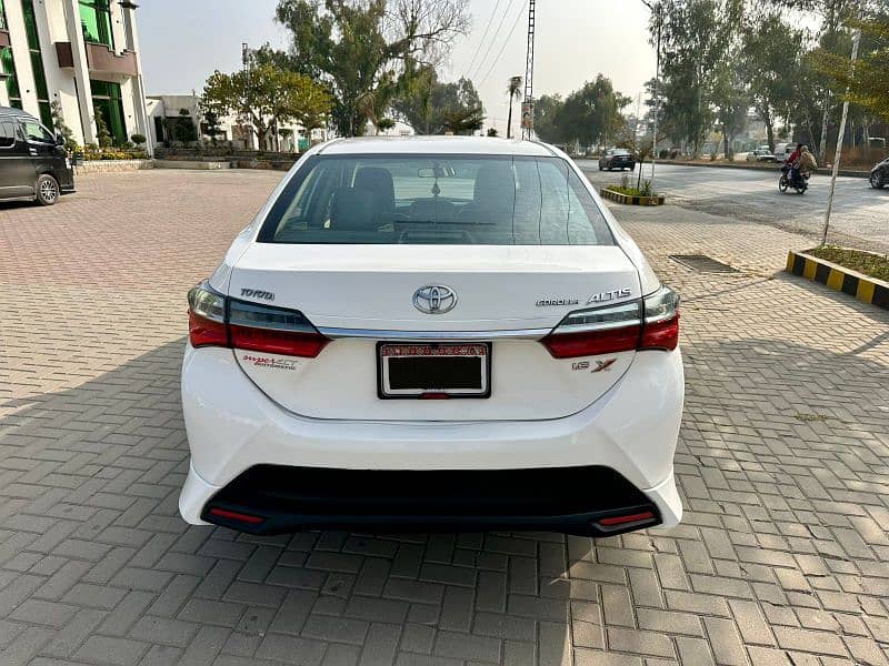 Toyota Corolla Altis 2021 4