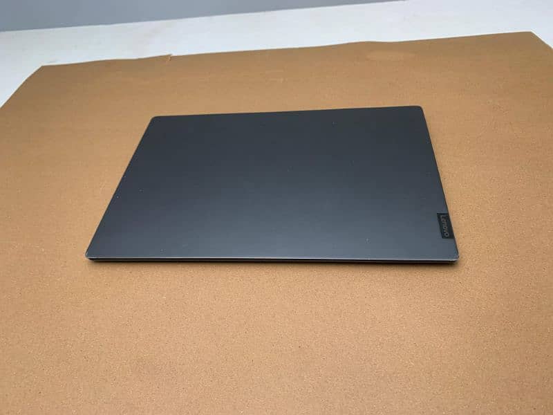 Lenovo ideapad 730S 3