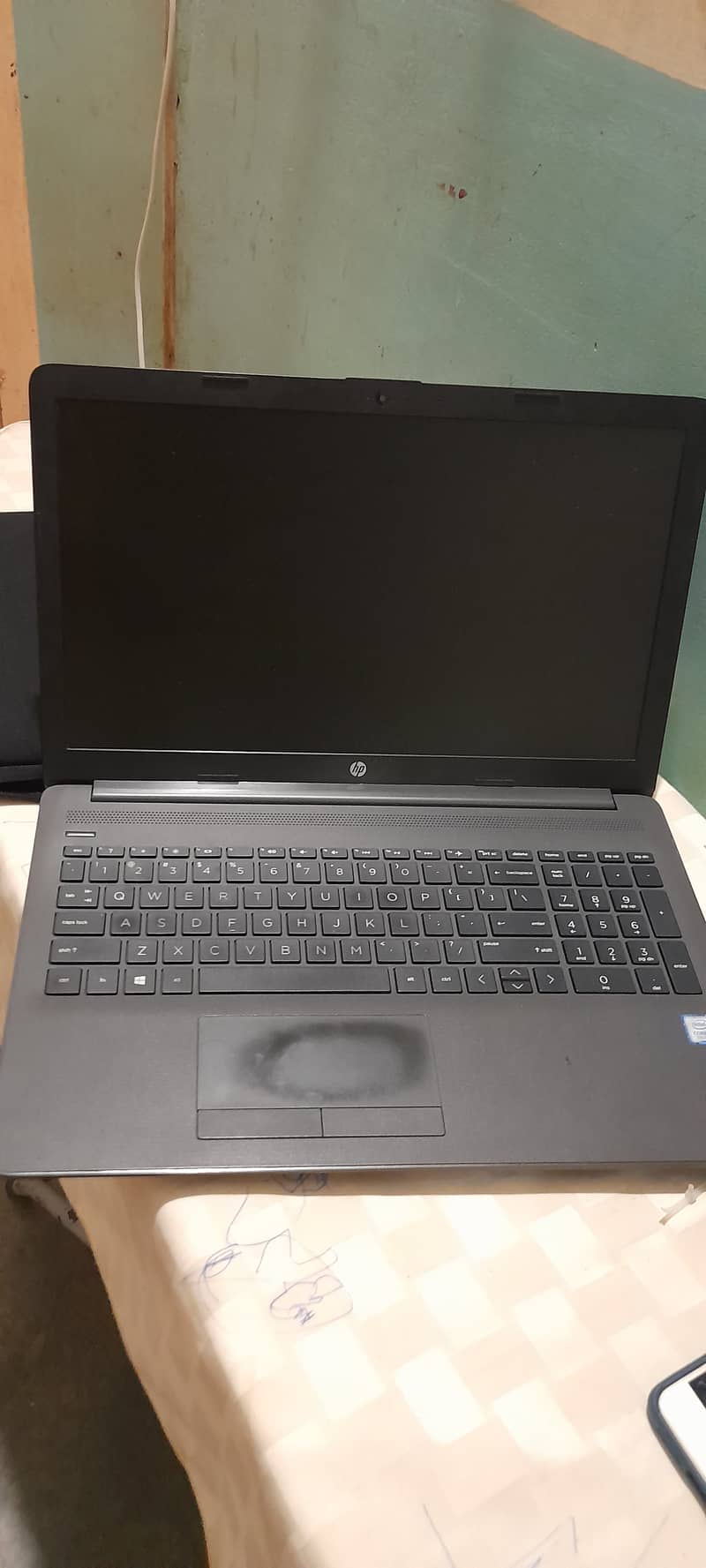 Laptop hp i 3 7th generation with ssd 1