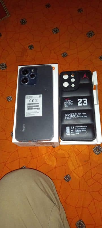 I am selling redmi 12 6