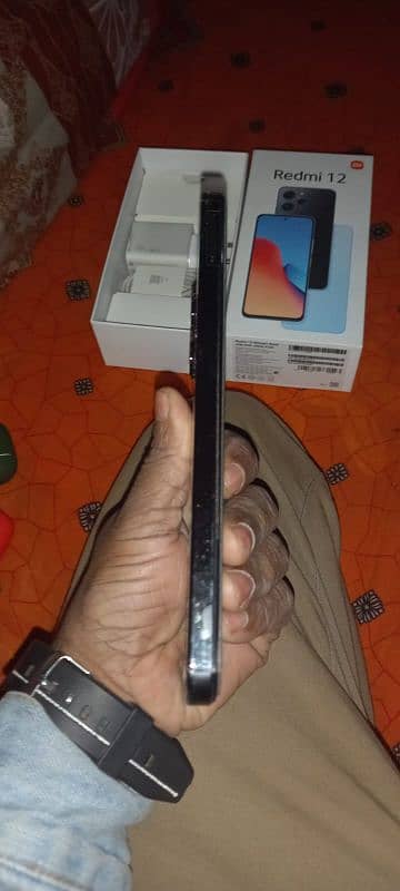 I am selling redmi 12 7