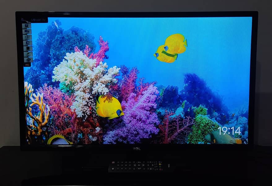 Orignal TCL 32 inches HD Smart LED TV for sale. 4