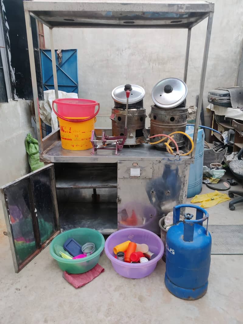 FRIES STALL WITH CYLINDER AND 2 MACHINES 0