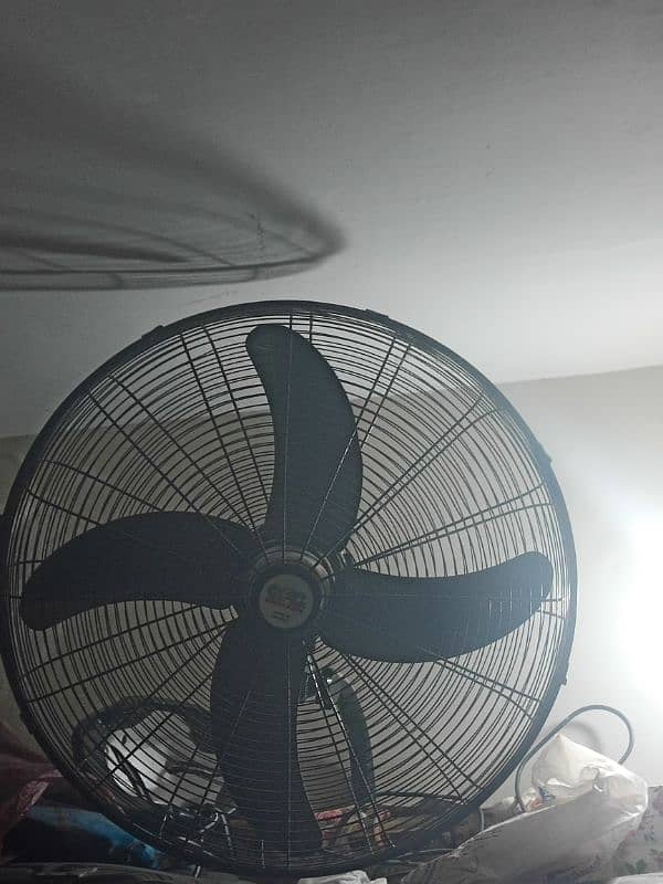 High-Quality GFC Bracket Fan for Sale – Excellent Condition!" 3