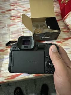 Canon EOS R (Almost New)