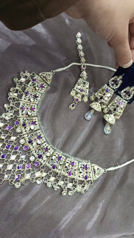 silver and plum walima set 0