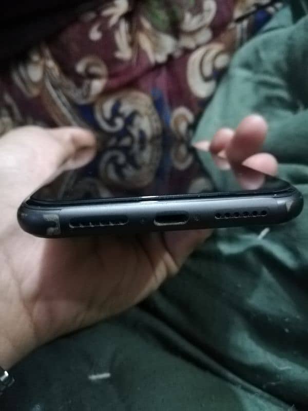 iphone 11 black 3