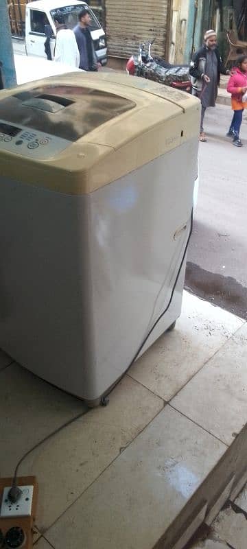 LG automatic washing machine 12 kg. 1