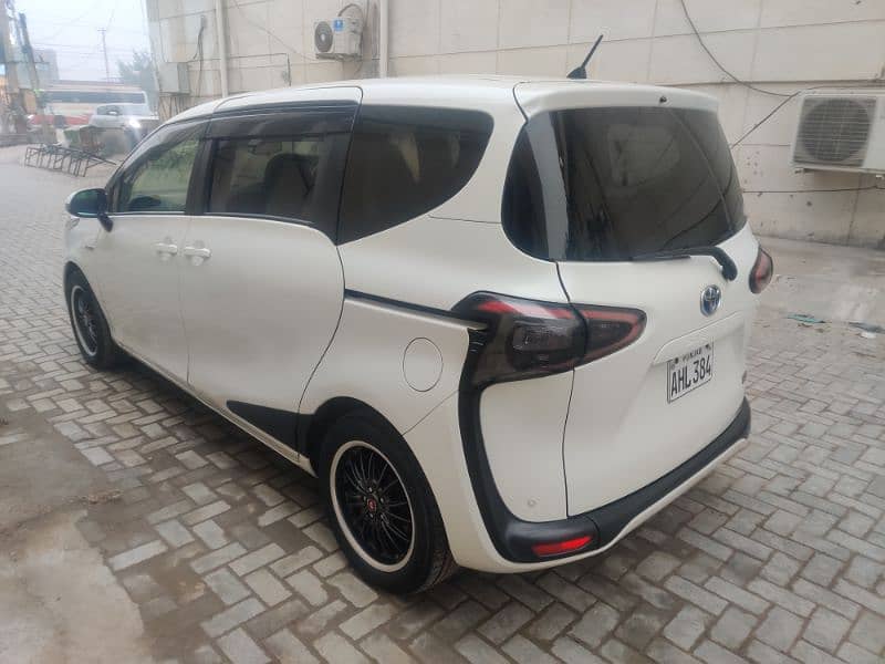 Toyota Sienta 2016/22 better than BRV 4