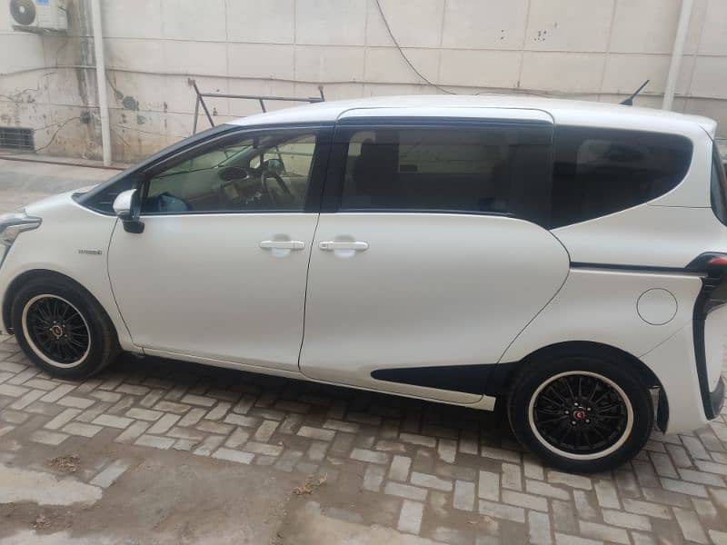 Toyota Sienta 2016/22 better than BRV 5