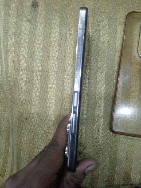 Infinix Hot 40 Pro 16/256 with warranty 3 Months with Box 11