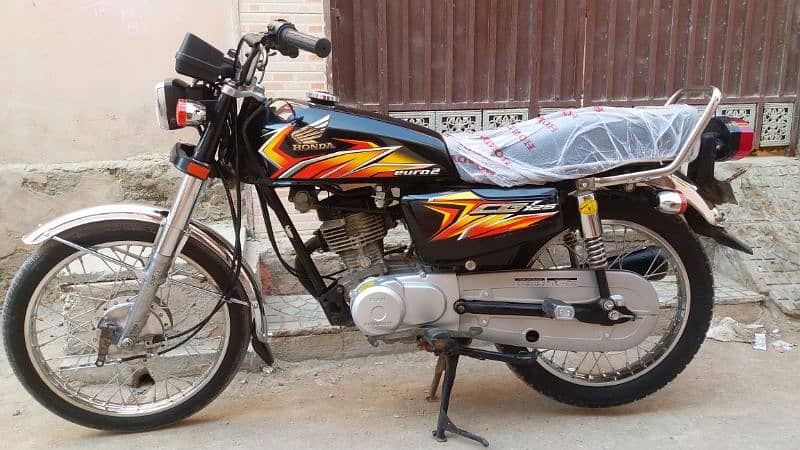 HONDA125 Model 2021 Hyderabad number ha urgent sell no sms only phone 1