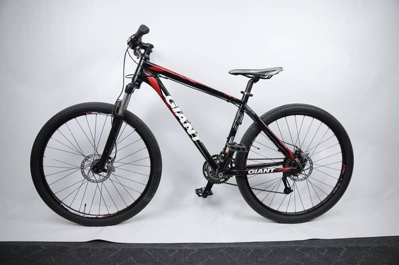 GIANT ATX 27.5 Mountain Bike 0