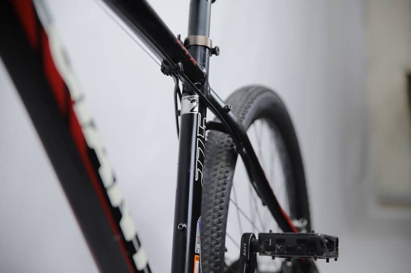 GIANT ATX 27.5 Mountain Bike 3