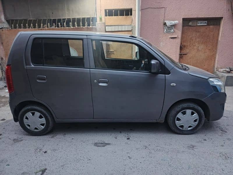 Suzuki Wagon R 2017 1