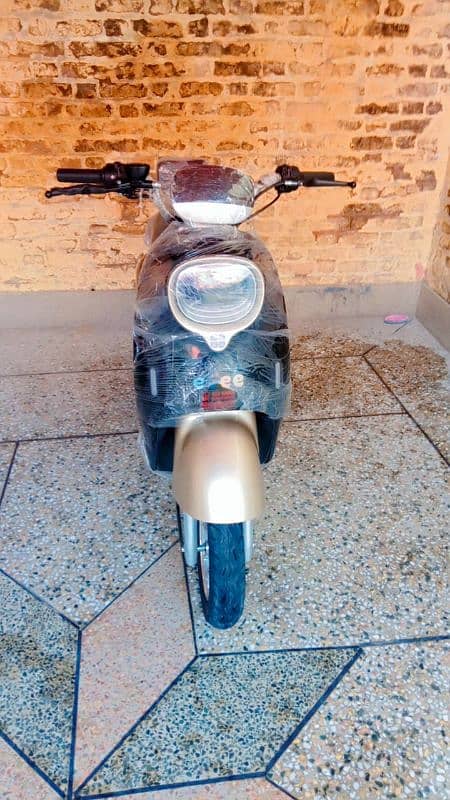 evee nisa electric scooty /security system installed 3