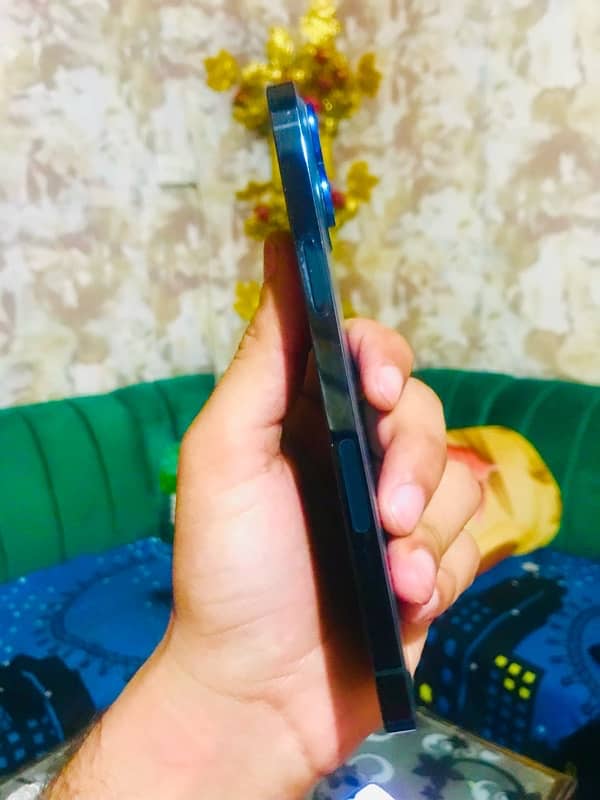 I phone 12 pro max Blue coloure JV 3