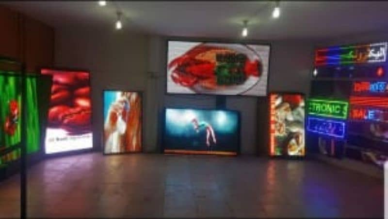 SMD SCREENS / POLE STREAMERS / VIDEO WALLS 9