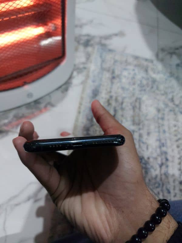 iPhone 11 pro max Pta Approved 2