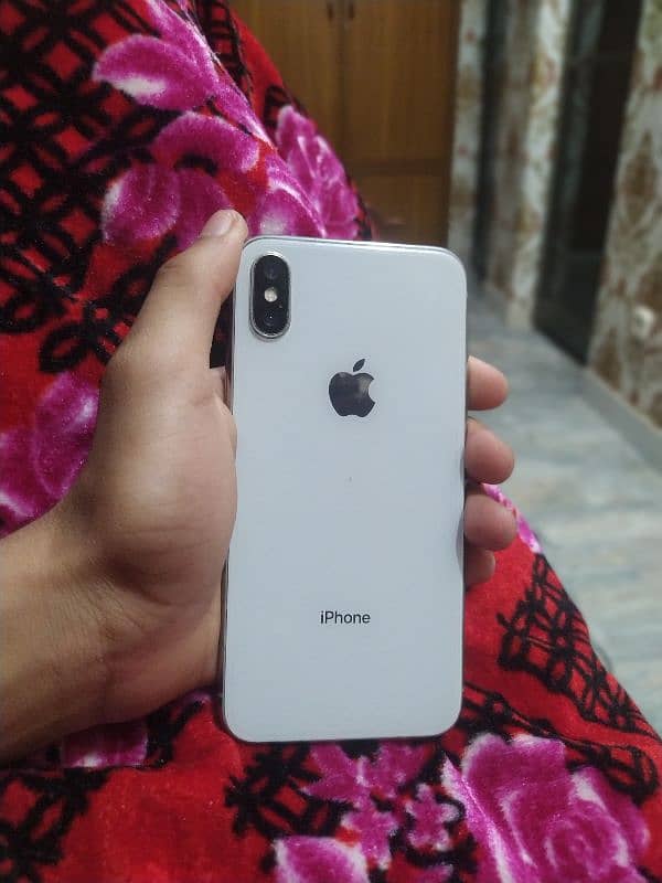 iPhone x 64 GB no. pta 0