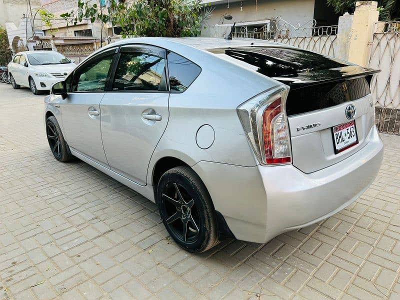 Toyota Prius 2013 10