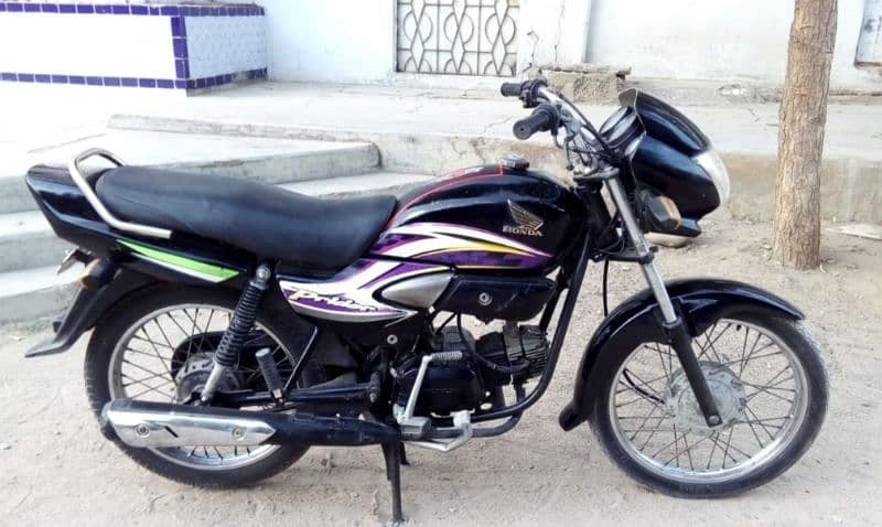 Honda pridor 100cc Black 0