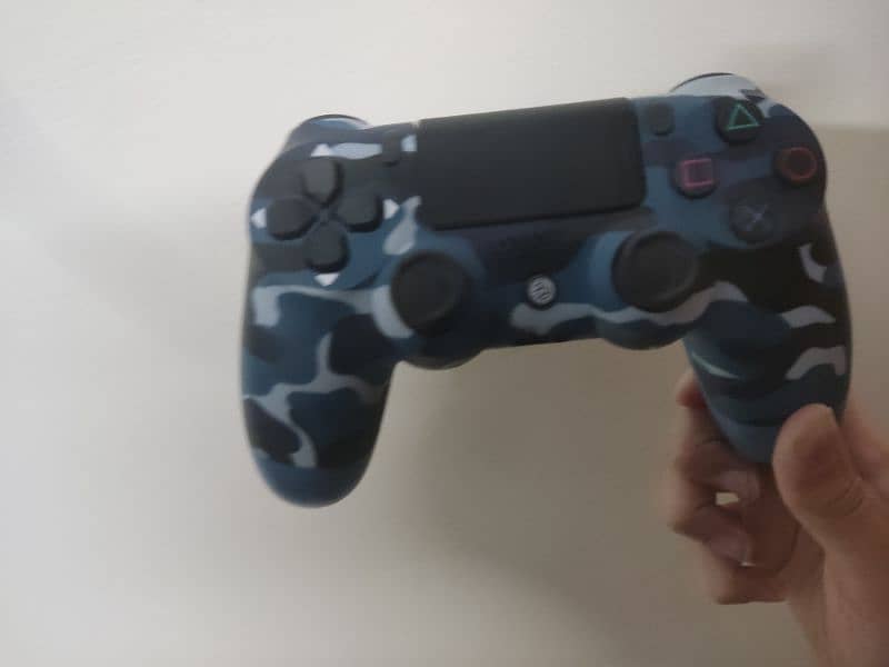 PS4 controllers 2