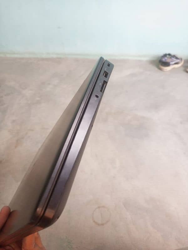 Laptop 8