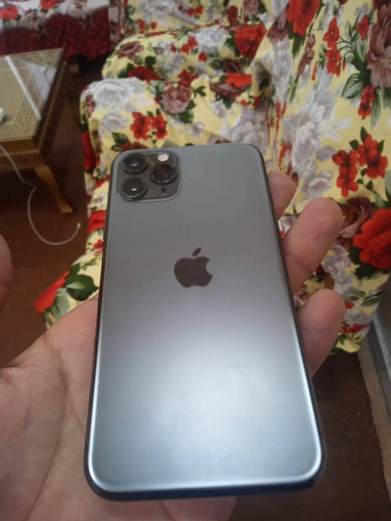 Apple iPhone 11 Pro 3