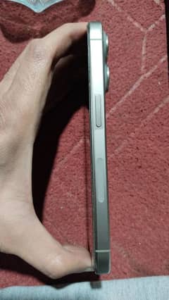 IPhone 15pro natural titanium