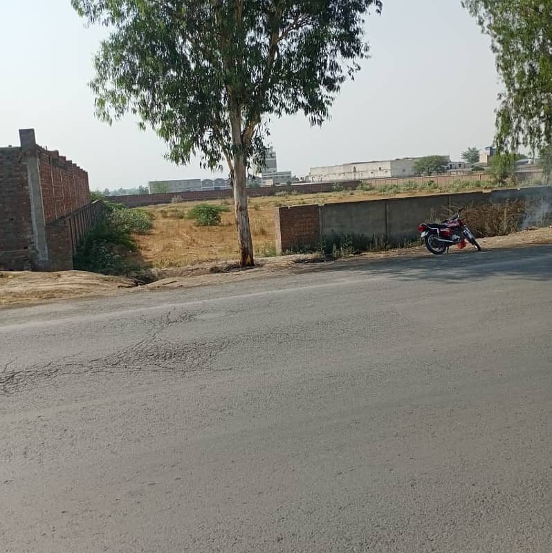 22 Kanal Plot for SALE on Multan road Lahore. 0