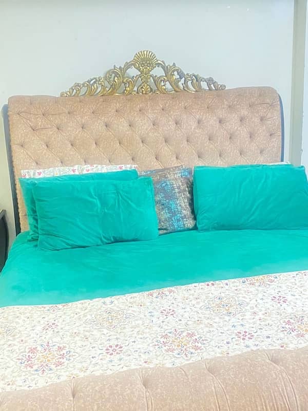 Royal Baroque Tufted Bed 7