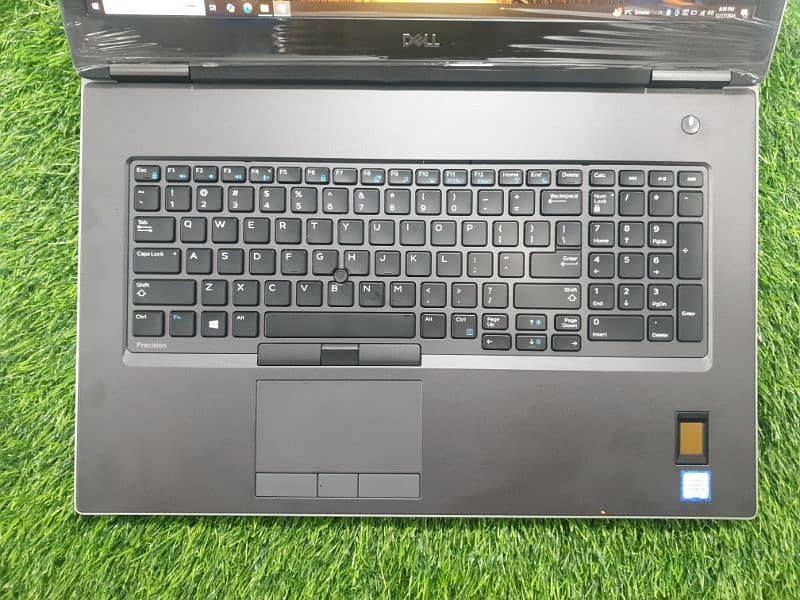 Dell Precision 7740 i5-9th (H), 16/256, GPU 6GB RTX 3000 1