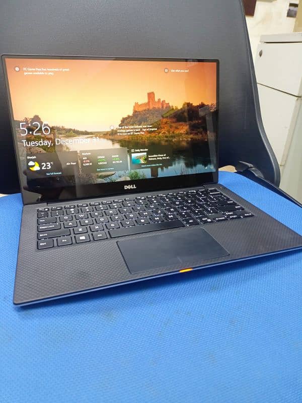 XPS Dell i7 5th generation 8gb ram SSD nvme 256 touch screen 1