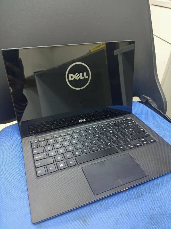 XPS Dell i7 5th generation 8gb ram SSD nvme 256 touch screen 5