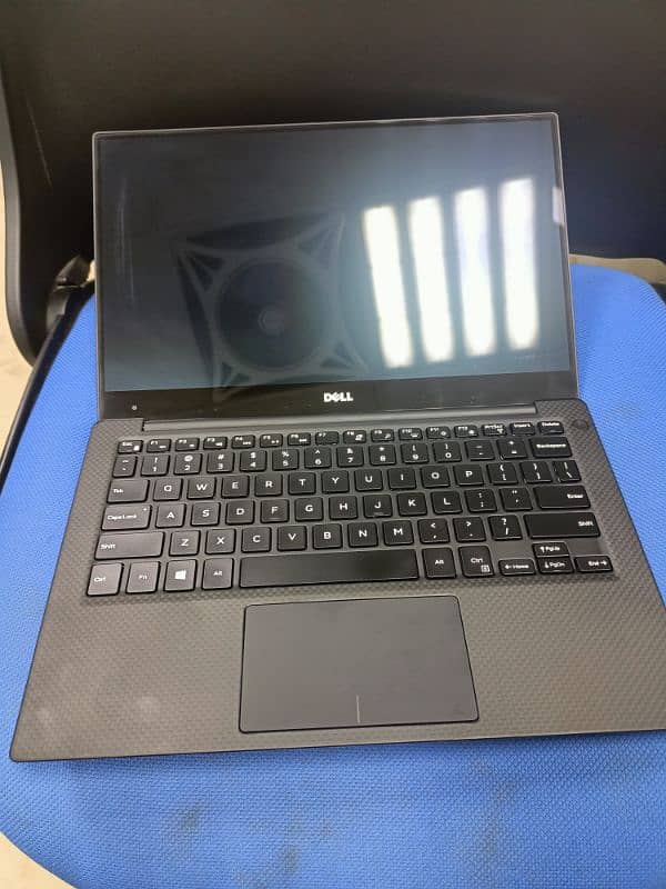 XPS Dell i7 5th generation 8gb ram SSD nvme 256 touch screen 6