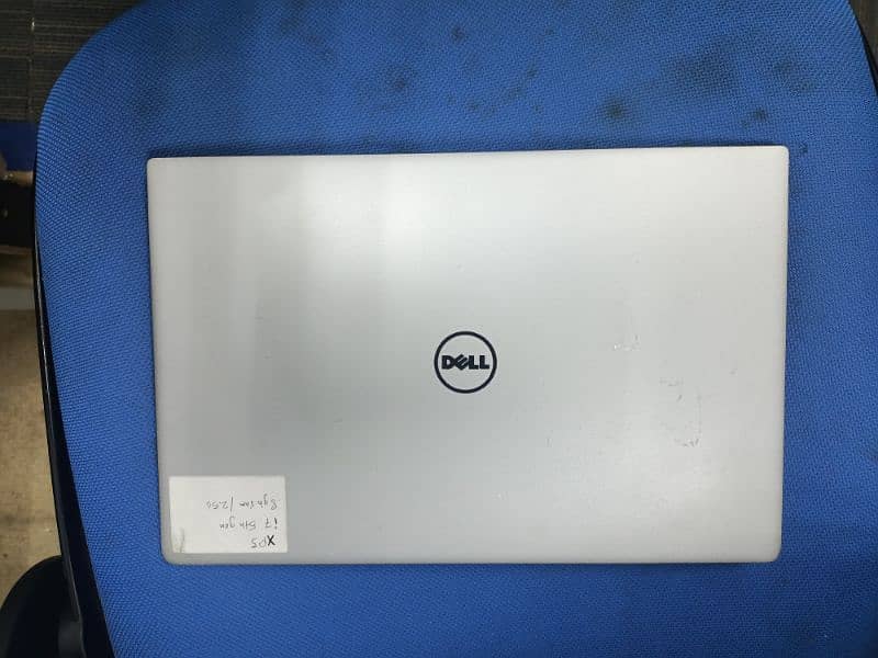 XPS Dell i7 5th generation 8gb ram SSD nvme 256 touch screen 9