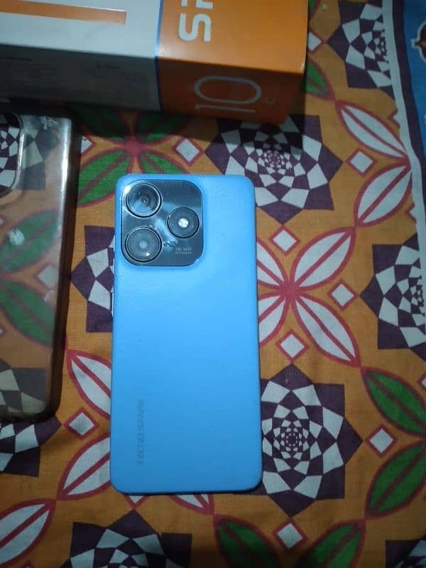 Tecno spark 10c 4+4  128 gb 1